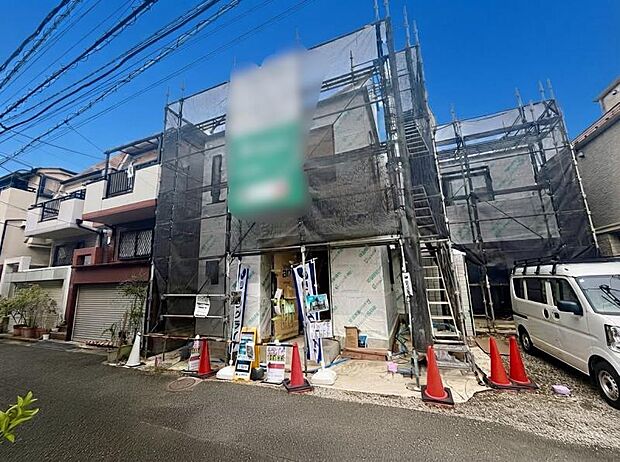 爽やかな青空の下に贅沢なほどに降り注ぐ陽光、住まうことの喜びを感じさせてくれます。(2026/9/25日撮影です。)