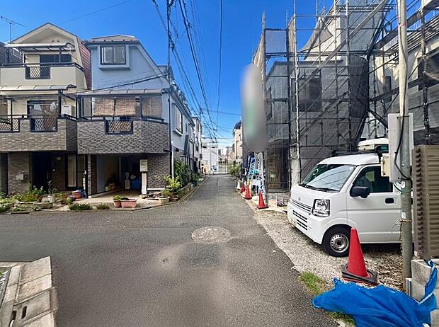 毎日のお車の出し入れもストレスなく行えます。(2026/9/25日撮影です。)