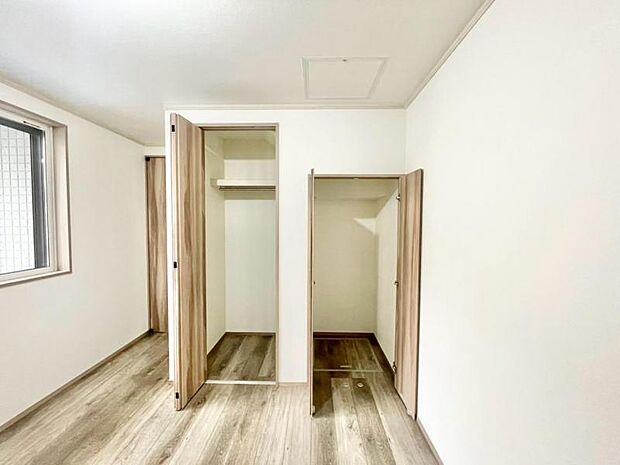 普段使わない家電やスーツケース、ストック品など何でも片付く嬉しい空間です。