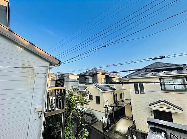 たくさんの洗濯物を干せる広々とした空間です。