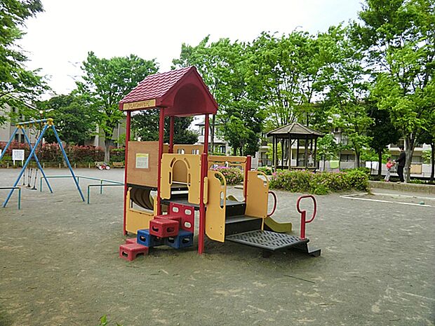 袖振公園 240m