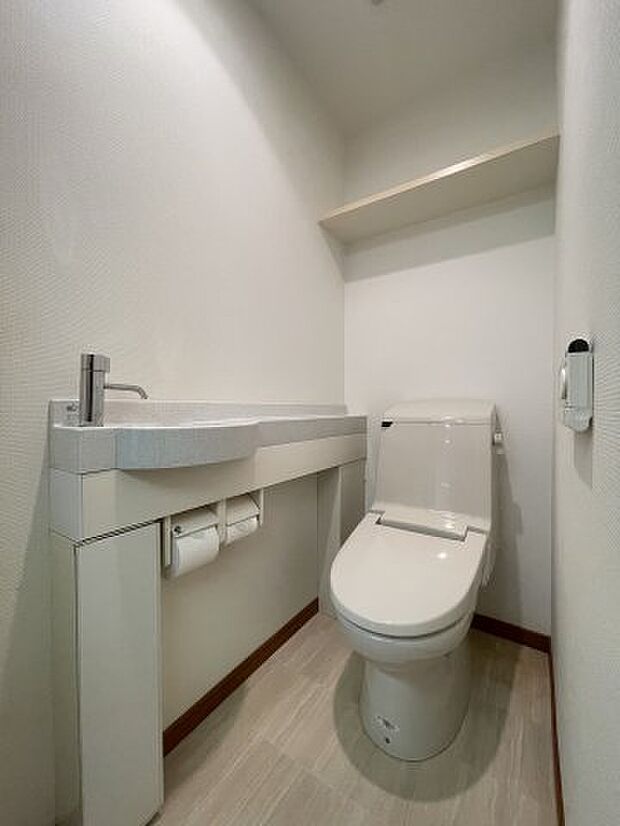 手洗いスペースのあるトイレです