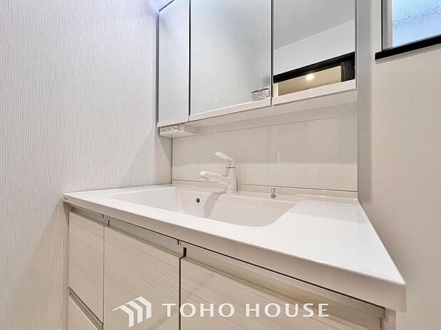 「洗面台」シンプルだからこそ使いやすい。スタンダードなデザインの洗面ボウルは清潔感あるホワイトです。