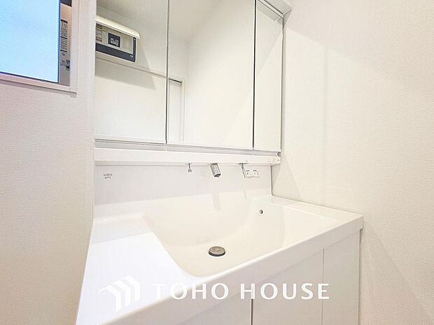 「洗面台」シンプルだからこそ使いやすい。スタンダードなデザインの洗面ボウルは清潔感あるホワイトです。