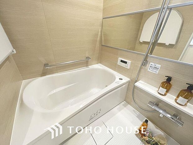 「リフォーム済・ユニットバス」癒しの空間バスルームです。天気に左右されずに洗濯物を乾かせる、浴室乾燥機・オートバス機能付きです。