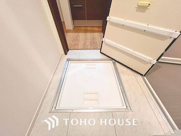 「脱衣場」床下収納