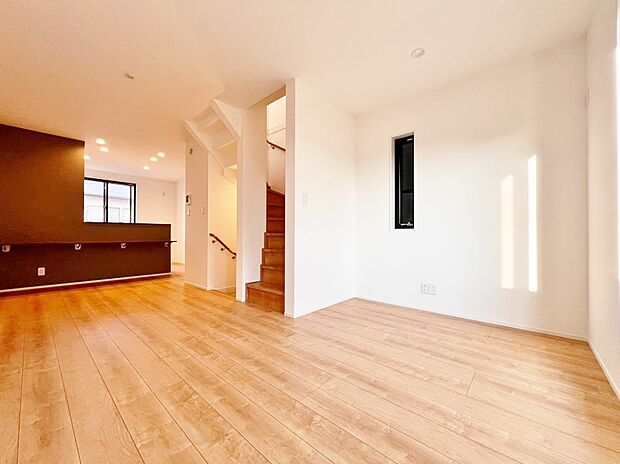 「寛ぎの空間リビング」毎日過ごす場所だからこそ、飽きのこないデザインが大事。本当に欲しい「寛げる空間」を実感して頂けます。