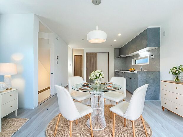 「リビングダイニング」（画像内の家電・家具等はCGです。本物件には付帯されません）