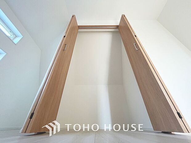 お子様のおもちゃやゴルフバック等、大きなお荷物をお持ちの方や、お荷物が多い方でも安心のスペースです。