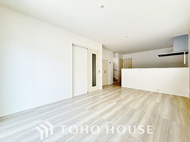 「自分らしい家造りを楽しめる」落ち着いたカラーコーディネートの室内。インテリアやファブリックで、オーナー様好みのテイストデザインを取り入れて頂けます。