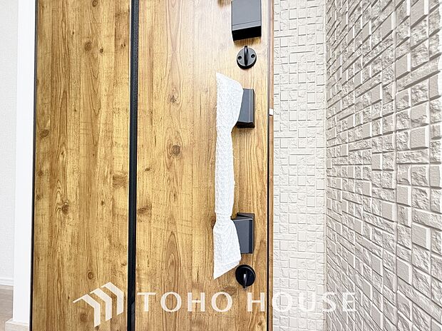 「防犯・ダブルロック玄関ドア」