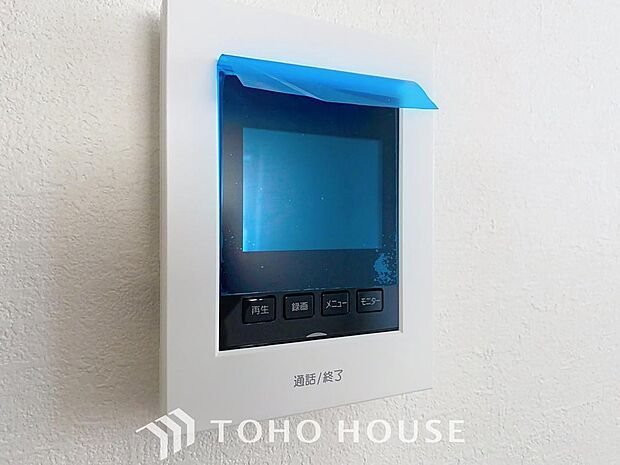 「見える安心」をカタチにしました。誰が来てもわかる様にモニター付きインターホンを設置。家事導線を考慮した個所に設置し、防犯性と利便性に優れ快適と安らぎを合わせた優しい設計。