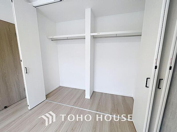 「収納完備」居室には収納スペースを完備し、自由度の高い家具の配置が叶うシンプルな空間です。