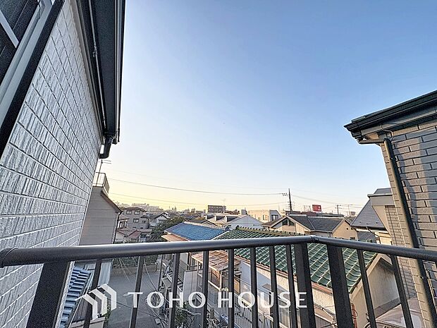 「眺望」ここから始まる「日常」は家族にとって大切で貴重な時間・・・だからこそ、少しでも豊かに、少しでも快適に。そんな想いから生まれた本邸宅は、これから先のお住まいをきっと支えてくれるはずです。