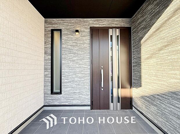 「自分ライクな玄関をお造り下さい。(3号棟)」玄関スペースには、季節の飾り付けやお花、写真などが飾れて、自分好みにアレンジできます。