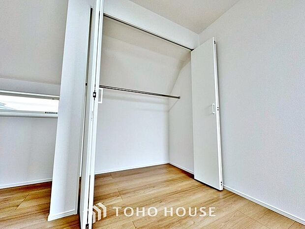 「収納」全ての居室にクローゼットを完備しております。