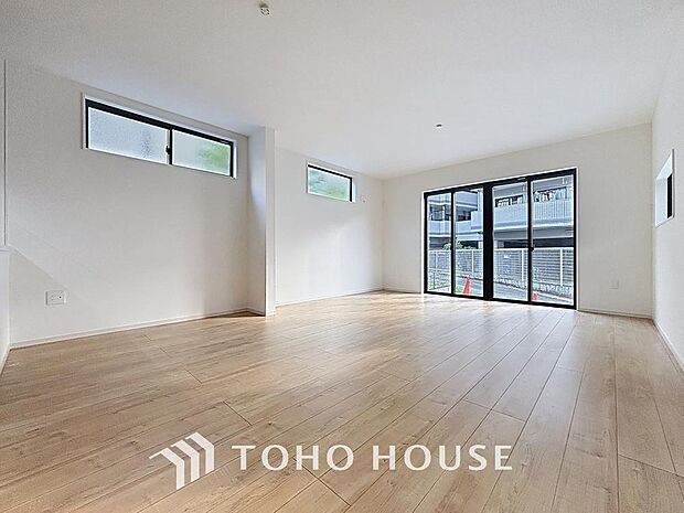 「のんびり過ごせるLDK」家族の会話や笑顔が行き交うリビングで、大きなソファやダイニングテーブルでゆったり食事をしたりくつろぎたい。そんな夢が叶えられる空間です。