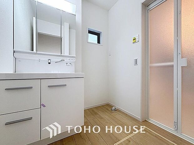 「洗面台」シンプルだからこそ使いやすい。スタンダードなデザインの洗面ボウルは清潔感あるホワイトです。