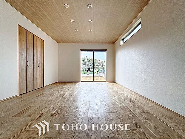 造りこんだ空間演出の妙が生み出す光と質のハーモニーはこの住宅のクオリティの良さを実感させてくれます。