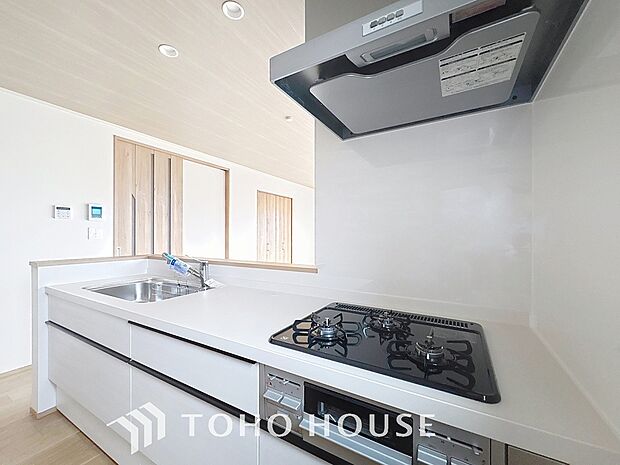 広々キッチンを採用。みんなで作った料理を召し上がりながらの会話は、どのような物になるのでしょうか。