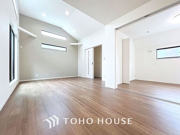 「自分らしい家造りを楽しめる」落ち着いたカラーコーディネートの室内。インテリアやファブリックで、オーナー様好みのテイストデザインを取り入れて頂けます。