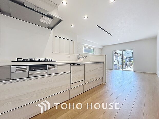 広々キッチンを採用。みんなで作った料理を召し上がりながらの会話は、どのような物になるのでしょうか。