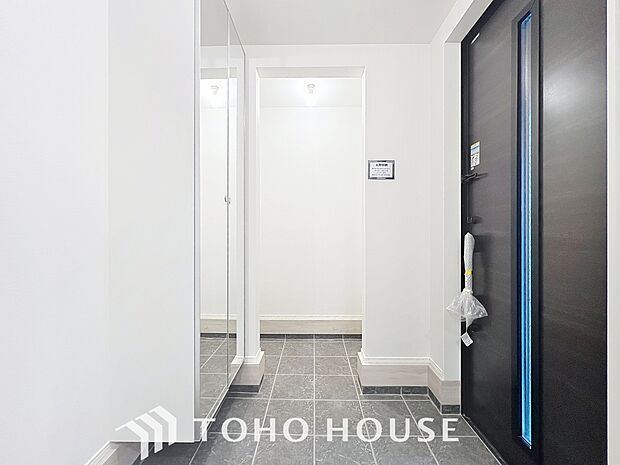 ダウンライトを使用しお洒落に演出。帰りたくなる家をテーマに設計。いつも「人」と「家」の間に・・・。