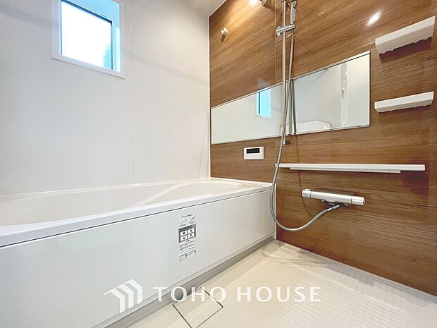 「一日の疲れをリフレッシュ。快適バスルーム。」癒しの空間バスルームです。天気に左右されずに洗濯物を乾かせる、浴室乾燥機・オートバス機能付きです。