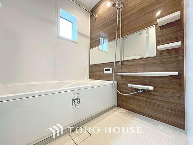 「一日の疲れをリフレッシュ。快適バスルーム。」癒しの空間バスルームです。天気に左右されずに洗濯物を乾かせる、浴室乾燥機・オートバス機能付きです。