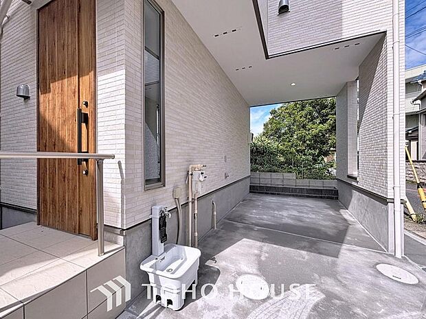 「ガレージ」駐車スペースがあるので、お子様の自転車やバイク置き場にするスペースとしてもご利用いただけます。