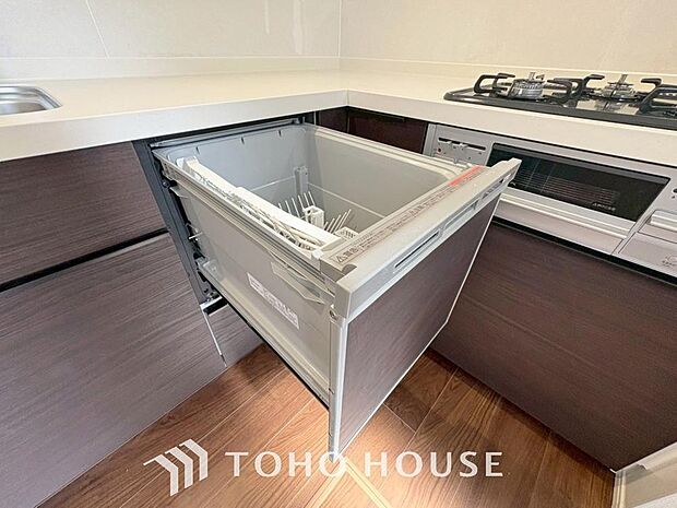 通常の手洗いでは使用出来ないほど高温のお湯や高圧水流を使うことにより汚れを効果的に落とすことができる。殺菌効果が非常に高く哺乳瓶などを使う家庭で需要が高く大変便利。