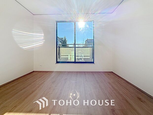 一日の疲れを癒やしてくれる主寝室。時を忘れて過ごす場所として過ごせるお部屋。