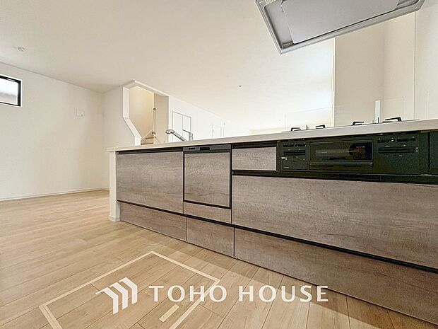 食洗機付きのシステムキッチン