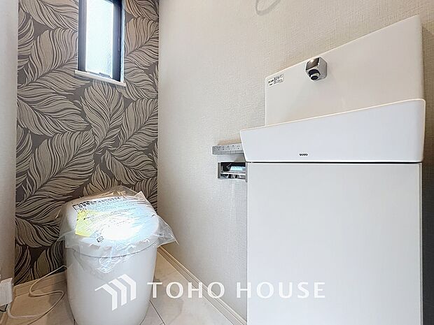 十分な広さと清潔感のあるカラーで纏まったおトイレ。時間に余裕とゆとりを持たせます。