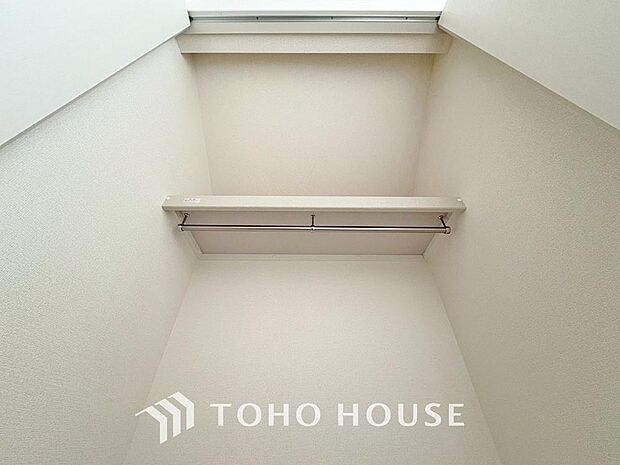 「収納完備」居室には収納スペースを完備し、自由度の高い家具の配置が叶うシンプルな空間です。