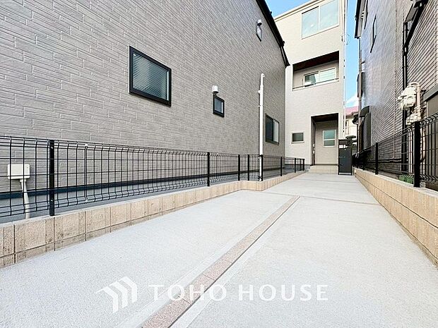 「カースペース」駐車スペースがあるので、お子様の自転車やバイク置き場にするスペースとしてもご利用いただけます。