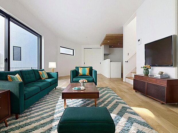 リビングも広く設け、訪れる人々を暖かく迎えてくれます。（画像内の家電・家具等はCGです。本物件には付帯されません。）