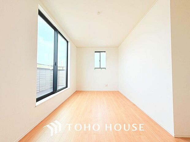 「フレキシブルに使えます」書斎としても、趣味やくつろぎのスペースとしてお使いいただけます。家族と一緒に楽しい時間を過ごす中にも、一人でくつろげる時間と場所は特別なものになります。