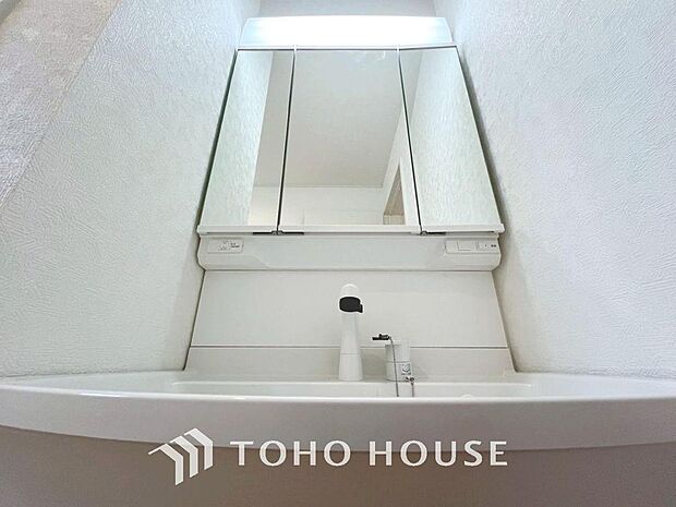 「洗面台」シンプルだからこそ使いやすい。スタンダードなデザインの洗面ボウルは清潔感あるホワイトです。