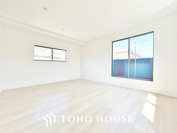 「憩いの場リビング」くつろぎを愉しむリビングルームは憩いの場となります。リビングとダイニングの空間機能を活かし、巧みに使い分ける発想が、ライフスタイルに新しいゆとりをもたらします。