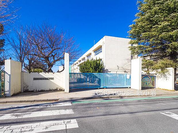 松戸市立根木内小学校 655m