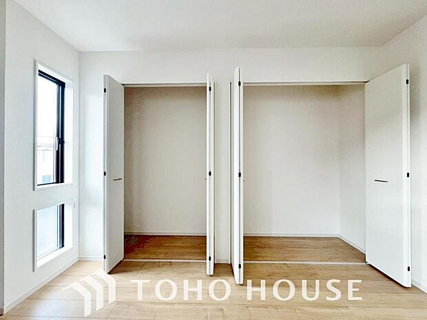 「収納豊富。」収納の多さも魅力です。使い勝手の良い収納を豊富に設置しております。居住スペースを充分に確保することができる為、ゆとりある室内で、ゆっくりとご寛ぎいただけます。