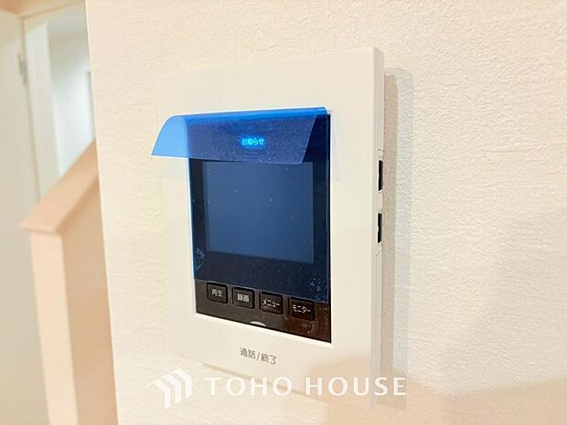 「見える安心」をカタチにしました。誰が来てもわかる様にモニター付きインターホンを設置。家事導線を考慮した個所に設置し、防犯性と利便性に優れ快適と安らぎを合わせた優しい設計。