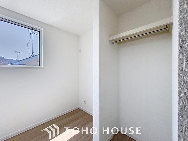 「収納豊富。」収納の多さも魅力です。使い勝手の良い収納を豊富に設置しております。居住スペースを充分に確保することができる為、ゆとりある室内で、ゆっくりとご寛ぎいただけます。