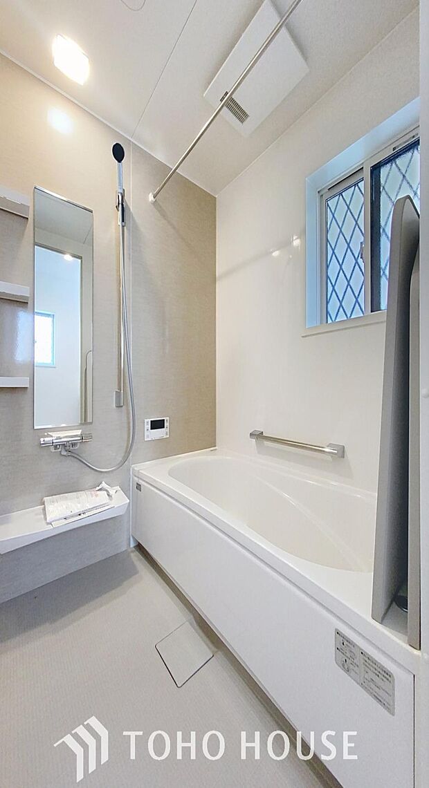 「一日の疲れをリフレッシュ。快適バスルーム。」癒しの空間バスルームです。天気に左右されずに洗濯物を乾かせる、浴室乾燥機・オートバス機能付きです。