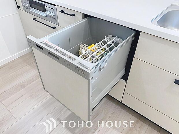 通常の手洗いでは使用出来ないほど高温のお湯や高圧水流を使うことにより汚れを効果的に落とすことができる。殺菌効果が非常に高く哺乳瓶などを使う家庭で需要が高く大変便利。