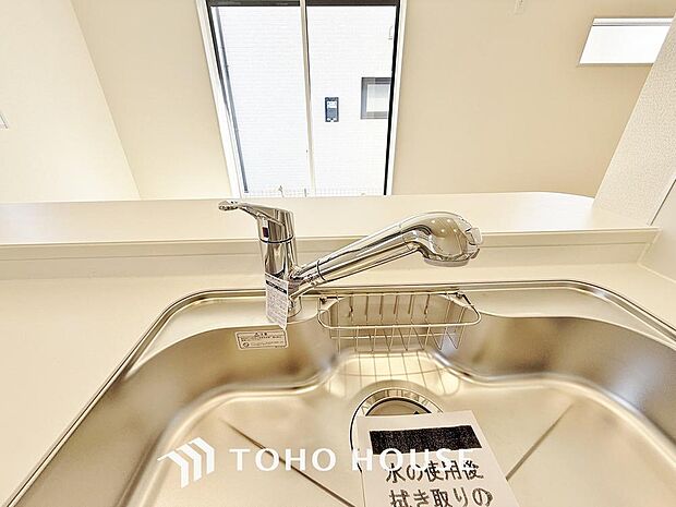 クリアな水が毎日使え、見た目にもスマートな浄水器一体型。お米を炊いたりする際には浄水機能をつかうこともできて、人気の商品です。