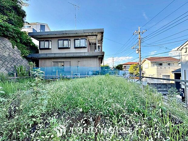 「現況」今日も、明日も、この街で、きっと誰かがしあわせになる物語が描かれていくはずです。同じ風景が毎日365日、まったく違う顔を見せてくれる。爽快な風も毎日やさしく頬をなででくれます。