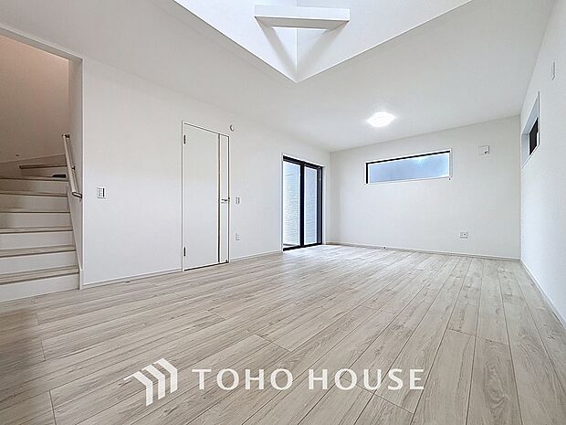 吹き抜け・リビング階段を採用