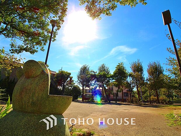 鹿骨1丁目児童遊園まで約371m